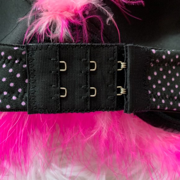 Sexy Boa Bra - Picture 2 of 5